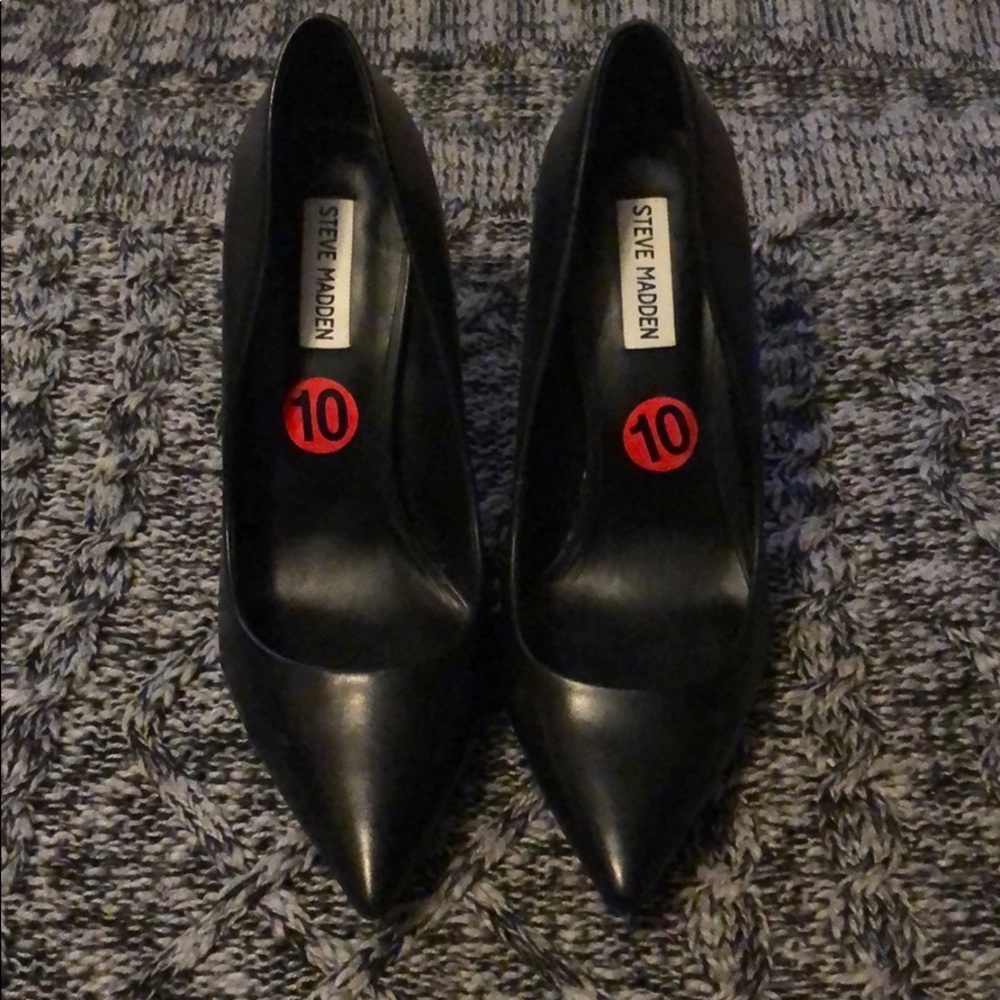 Black heels, never worn!